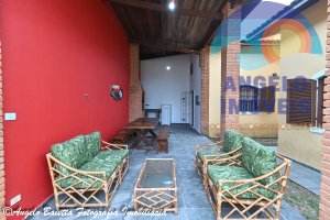 Casa lado praia para locação de temporada no bairro Stella Maris em Peruíbe