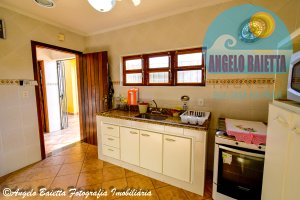 Casa em 2 lotes, piscina, 2 dormitórios, Parque Turístico - Peruíbe.