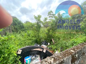 Terreno á venda no bairro Maria Helena Novaes em Peruíbe