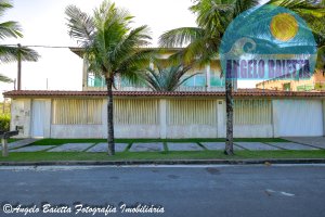Sobrado á venda no bairro Tres Marias, frente ao mar