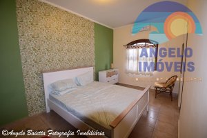 Casa lado praia á venda no bairro Cidade Nova Peruíbe em Peruíbe