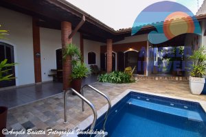 Casa lado praia á venda no bairro Cidade Nova Peruíbe em Peruíbe