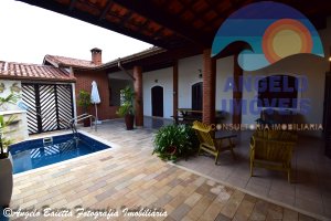 Casa lado praia á venda no bairro Cidade Nova Peruíbe em Peruíbe
