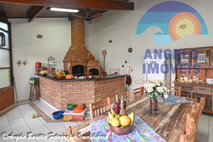 Casa á venda em 2 lotes no bairro Oásis em Peruíbe