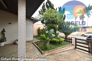 Casa á venda em 2 lotes no bairro Oásis em Peruíbe