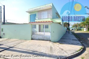 Sobrado á venda no bairro Josedy em Peruíbe, á 800 metros da praia