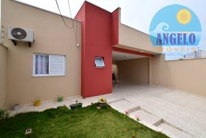 Casa para venda no bairro São José em Peruibe, entre 400 e 800 metros da praia