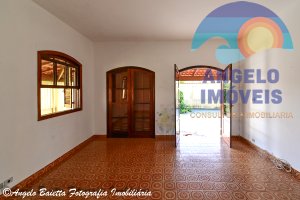 Casa lado praia  á venda no bairro Cidade Nova Peruíbe em Peruíbe