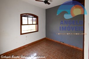 Casa lado praia  á venda no bairro Cidade Nova Peruíbe em Peruíbe
