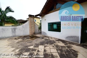 Sobrado á venda no bairro Imperador em Peruíbe