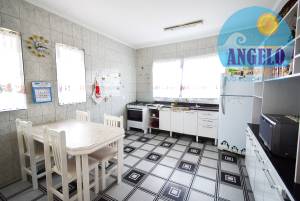 Sobrado com piscina o bairro Tres Marias em Peruíbe, á 200 metros da praia