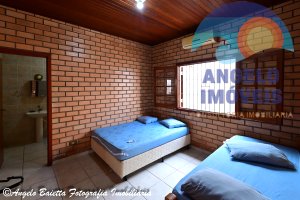 Casa á venda no bairro Mar e Sol em Peruíbe
