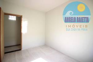 Casa á venda no bairro Estancia dos Eucaliptos em Peruíbe