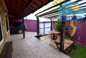 Casa á venda no bairro Icaraiba em Peruíbe, á 200 metros da praia