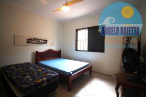 Casa á venda no bairro Arpoador, entre 400 e 800 metros da praia