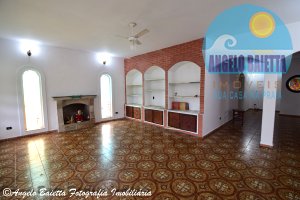 Casa lado praia á venda no bairro Oásis em Peruíbe