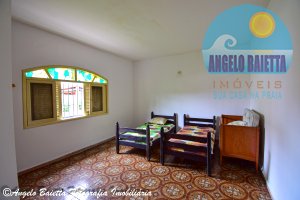 Casa lado praia á venda no bairro Oásis em Peruíbe