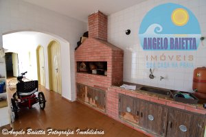 Casa lado praia á venda no bairro Oásis em Peruíbe
