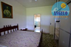 Casa terrea, 4 dormitorios, sendo 2 suítes, frente ao mar