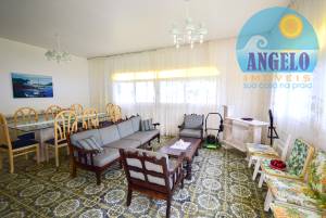Casa terrea, 4 dormitorios, sendo 2 suítes, frente ao mar