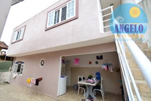 Casa com piscina, 3 suítes no bairro Tres Marias em Peruíbe