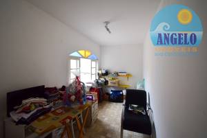 Casa com piscina, 3 suítes no bairro Tres Marias em Peruíbe