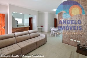 Casa com piscina, 3 dormitórios, excelente acabamento, á venda no bairro Oásis em Peruíbe