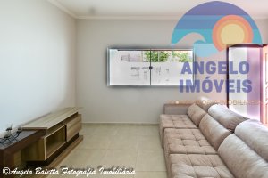 Casa com piscina, 3 dormitórios, excelente acabamento, á venda no bairro Oásis em Peruíbe