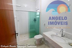 Casa com piscina, 3 dormitórios, excelente acabamento, á venda no bairro Oásis em Peruíbe