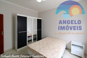 Casa com piscina, 3 dormitórios, excelente acabamento, á venda no bairro Oásis em Peruíbe