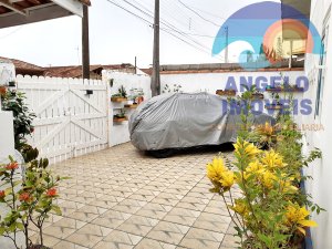 Casa lado linha  á venda no bairro Samburá em Peruíbe 
