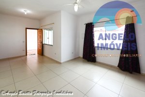 Casa á venda no bairro Belmitr Novaes em Peruíbe