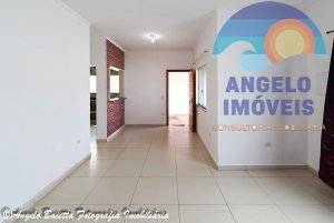 Casa á venda no bairro Belmitr Novaes em Peruíbe