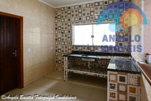 Casa á venda no bairro Belmitr Novaes em Peruíbe