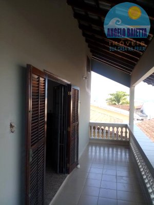 Sobrado com piscina, 3 lotes á venda no bairro São João Batista em Peruíbe