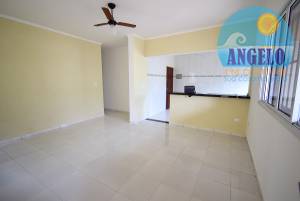 Casa com piscina á venda no bairro Stella Maris em Peruíbe