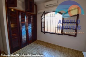 Casa lado praia á venda no bairro Turistico em Peruíbe 