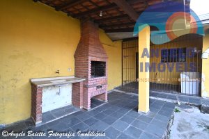 Casa á venda no bairro Pampas em Peruíbe