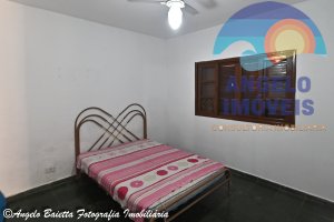 Casa á venda no bairro Pampas em Peruíbe