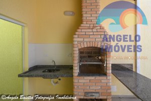 Casa com piscina no bairro Tres Marias em Peruíbe
