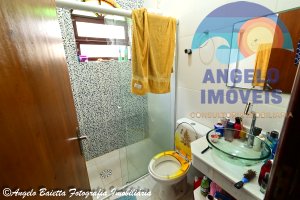 Casa com piscina á venda no bairro Jangada em Peruíbe