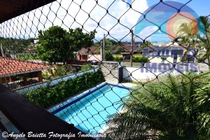 Sobrado com piscina á venda no bairro Belmíra Novaes