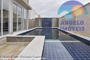 Casa á venda no condomínio Bougainvillée IV em Peruíbe