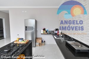 Casa á venda no condomínio Bougainvillée IV em Peruíbe