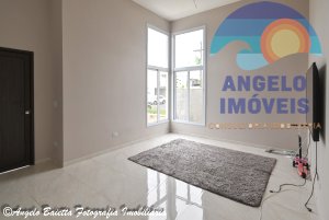 Casa á venda no condomínio Bougainvillée IV em Peruíbe