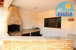 Casa para venda no bairro Oásis em Peruibe, entre 200 e 400 metros da praia