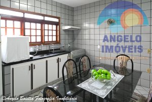 Casa á venda no condomínio Bougainvillée II em Peruíbe