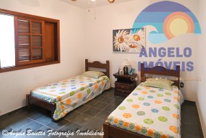 Casa á venda no condomínio Bougainvillée II em Peruíbe