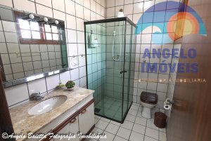 Casa á venda no condomínio Bougainvillée II em Peruíbe