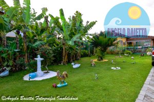 Casa com piscina á venda no bairro Cidade Nova Peruíbe em Peruíbe
